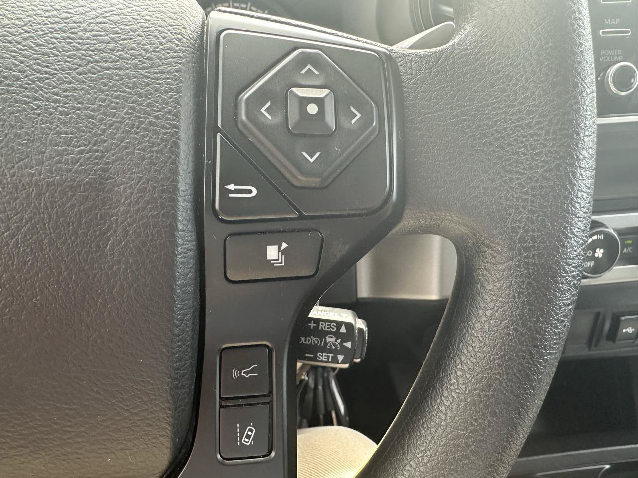Used 2022 Toyota Tacoma SR RWD image 10