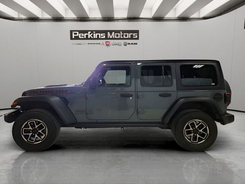 Used 2024 Jeep Wrangler Unlimited Rubicon image 2