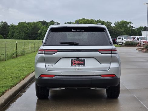 New 2026 Jeep Grand Cherokee Altitude AWD/4WD image 3