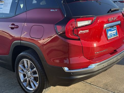Used 2022 GMC Terrain SLT w/ Infotainment Package II image 15