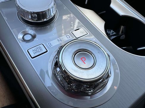 New 2026 Genesis GV70 2.5T Advanced AWD/4WD image 19