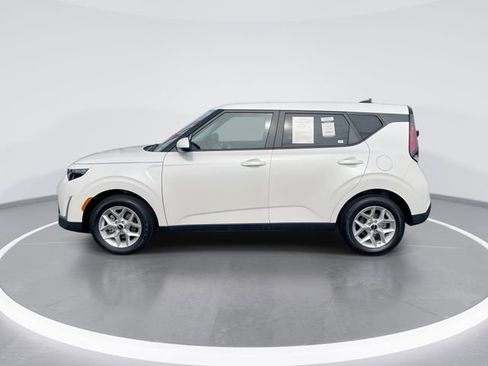 Used 2025 Kia Soul LX w/ LX Technology Package FWD image 5