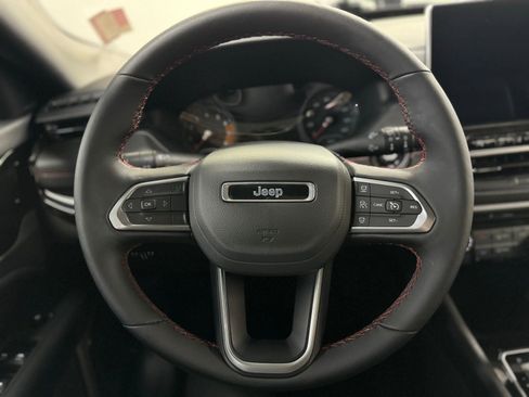 Used 2024 Jeep Compass Trailhawk w/ Trailhawk Convenience Group image 19