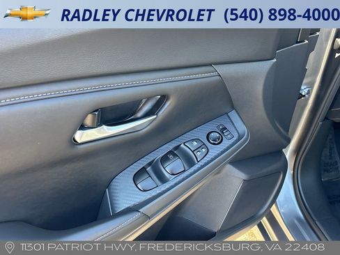 Used 2025 Nissan Sentra SV FWD image 5