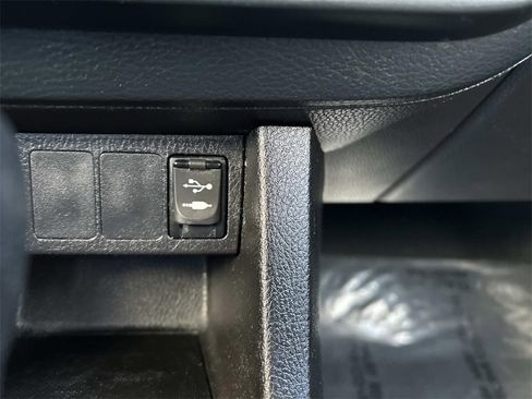 Used 2016 Toyota Corolla LE image 31