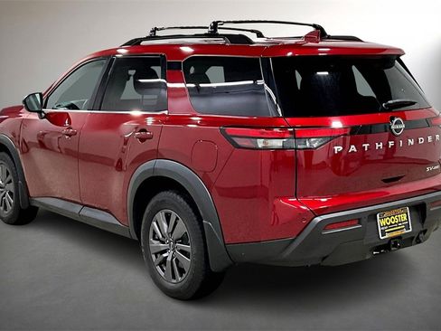 Used 2023 Nissan Pathfinder SV w/ SV Premium Package image 4