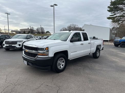 Used 2018 Chevrolet Silverado 1500 W/T w/ Trailering Package image 7