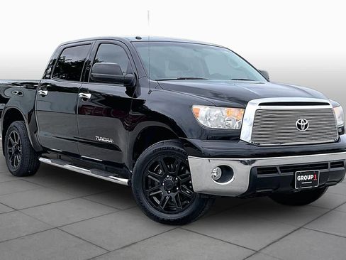 Used 2013 Toyota Tundra 2WD CrewMax w/ SR5 Pkg image 3