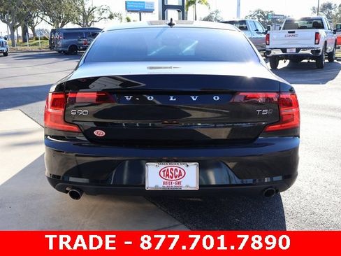 Used 2018 Volvo S90 T5 Momentum w/ Convenience Package image 6
