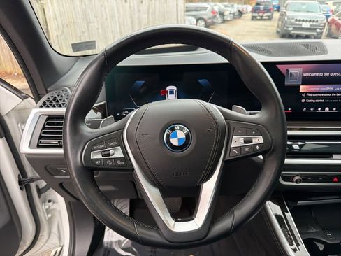 Used 2025 BMW X5 xDrive50e image 16