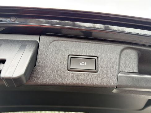 Used 2023 Volkswagen Atlas SE w/ Black Wheel Package image 29