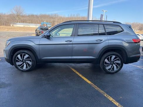 Used 2025 Volkswagen Atlas SE image 5
