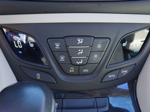 Used 2017 Buick Envision Essence image 19