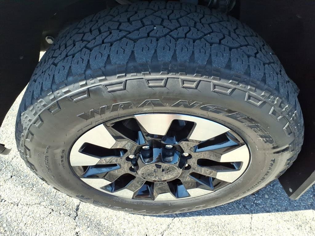 Used 2020 Chevrolet Silverado 2500 LT w/ All Star Edition AWD/4WD image 10