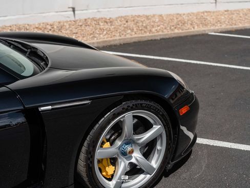 Used 2005 Porsche Carrera GT RWD image 19