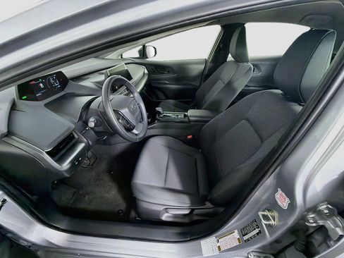 Used 2025 Toyota Prius FWD image 13