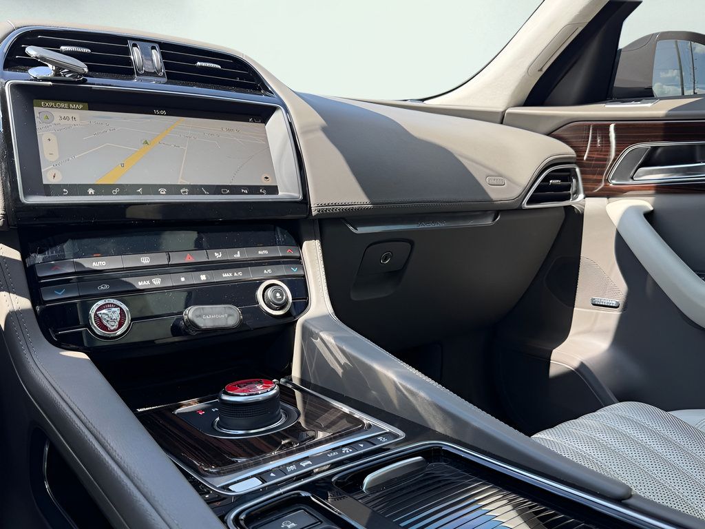 Used 2019 Jaguar F-PACE Portfolio AWD/4WD image 39