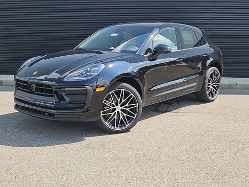 Used 2026 Porsche Macan AWD/4WD image 1