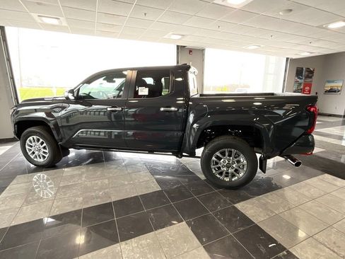 New 2026 Toyota Tacoma Limited AWD/4WD image 4