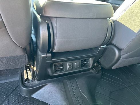 Used 2022 Chevrolet Silverado 1500 LT AWD/4WD image 24