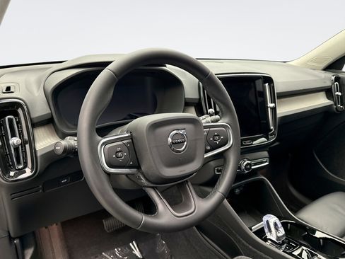 Used 2023 Volvo XC40 B5 Plus w/ Protection Package Premier image 10