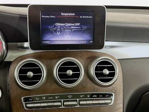 Used 2019 Mercedes-Benz GLC 350e 4MATIC image 22