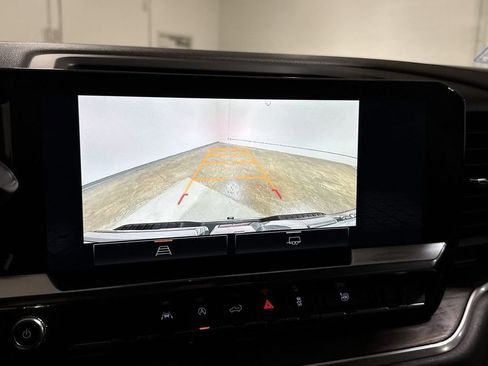 Used 2025 GMC Sierra 1500 SLT image 16