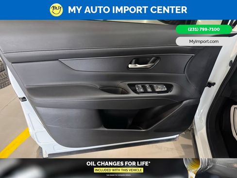 Used 2025 Nissan Murano SV AWD/4WD image 9