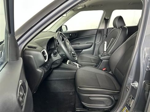Certified 2023 Hyundai Venue Limited image 19