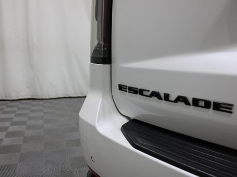 Used 2023 Cadillac Escalade Sport Platinum AWD/4WD image 33