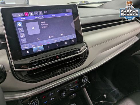 Used 2024 Jeep Compass Limited image 11