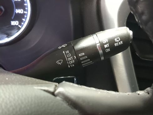 Used 2022 GMC Acadia SLT w/ LPO, Floor Liner Package FWD image 32