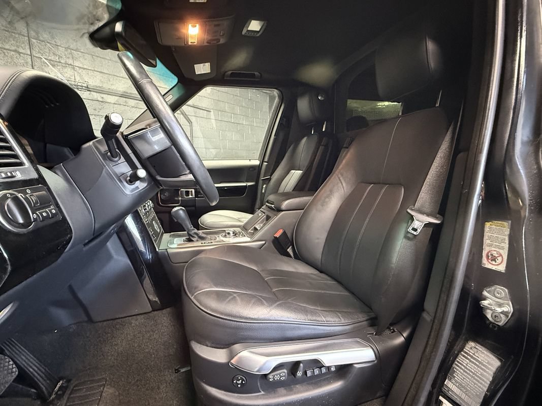 Used 2012 Land Rover Range Rover HSE AWD/4WD image 10