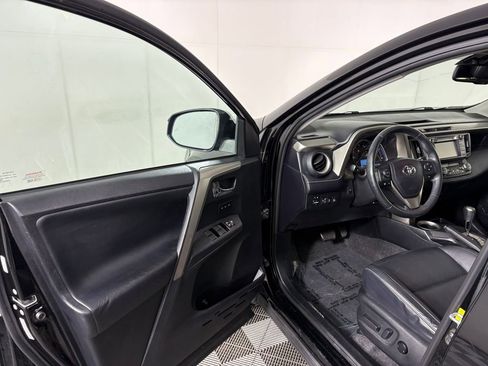 Used 2015 Toyota RAV4 Limited image 12