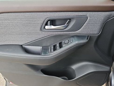 Certified 2022 Nissan Rogue SV FWD image 23