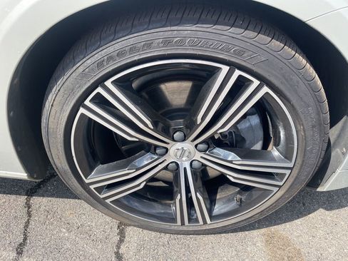 Used 2020 Volvo S60 T6 Inscription image 9