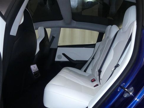 Used 2025 Tesla Model 3 Performance AWD/4WD image 21