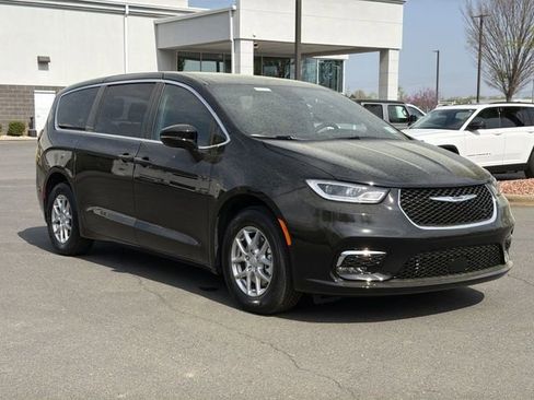 New 2026 Chrysler Pacifica Select FWD image 14