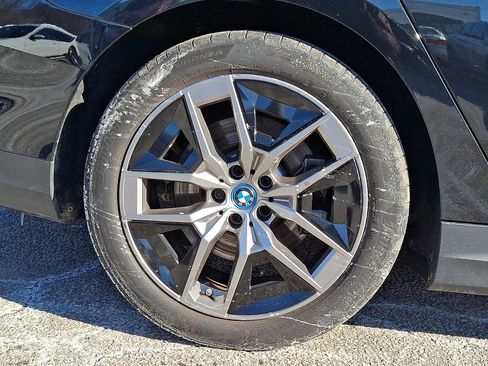 Used 2024 BMW i5 eDrive40i w/ Premium Package RWD image 8