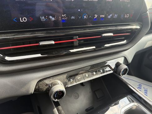 Used 2024 Chevrolet Silverado EV RST AWD/4WD image 21