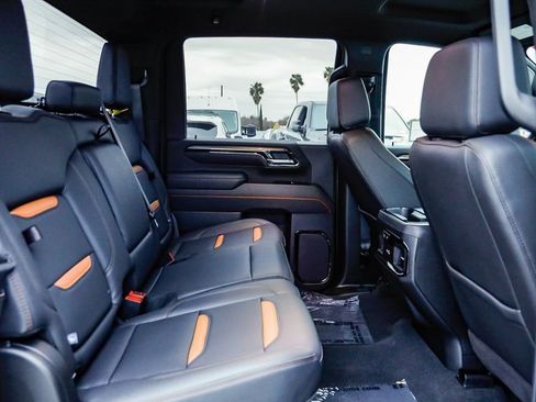 Used 2025 GMC Sierra 2500 AT4 image 46