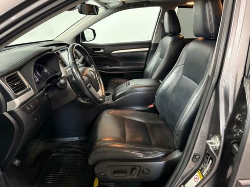 Used 2018 Toyota Highlander XLE w/ Protection Package #3 image 9