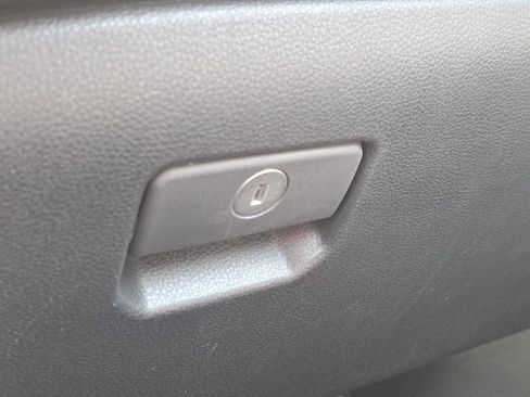 Used 2022 Toyota Highlander XLE image 29