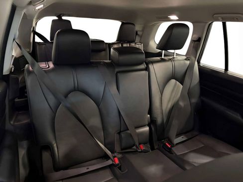 Used 2025 Toyota Grand Highlander AWD image 25