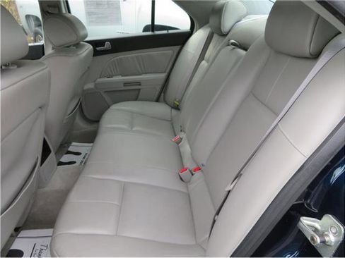 Used 2005 Cadillac STS w/ Preferred Equipment Group RWD image 22