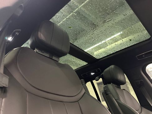 New 2026 Land Rover Range Rover SE image 23