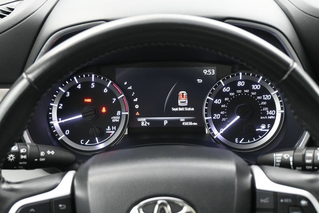 Used 2023 Toyota Highlander XLE FWD image 9