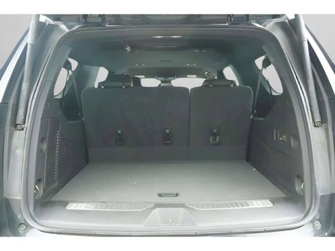Used 2024 Chevrolet Suburban Premier image 36