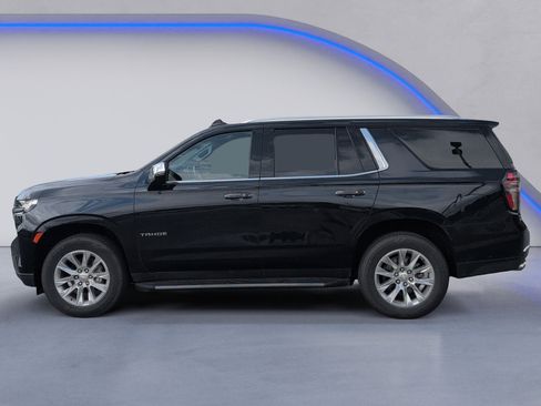Used 2024 Chevrolet Tahoe Premier RWD image 3