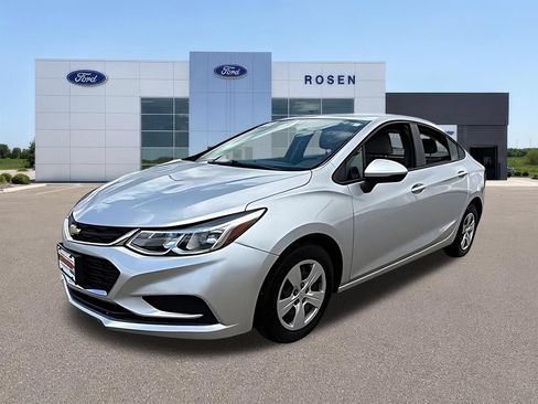Used 2018 Chevrolet Cruze LS FWD image 6